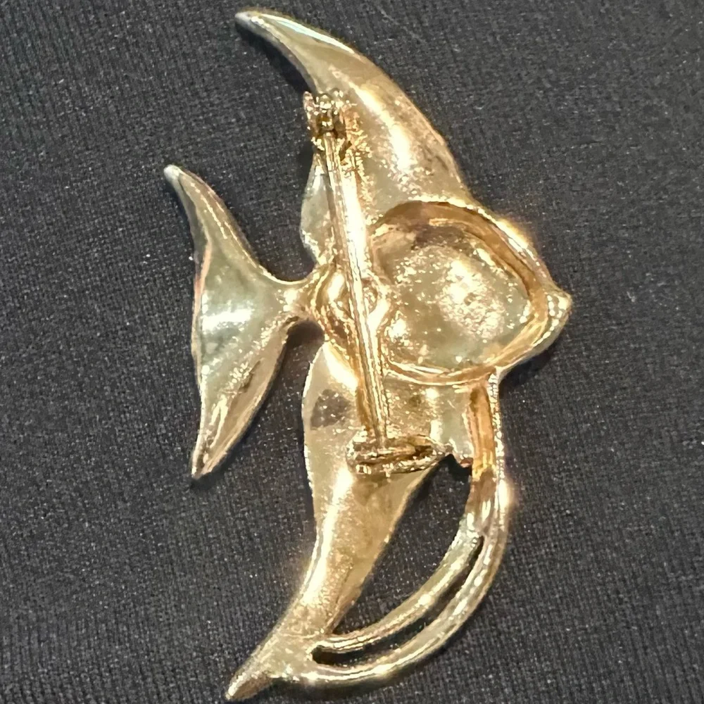 Elegant Silver Fish Brooch